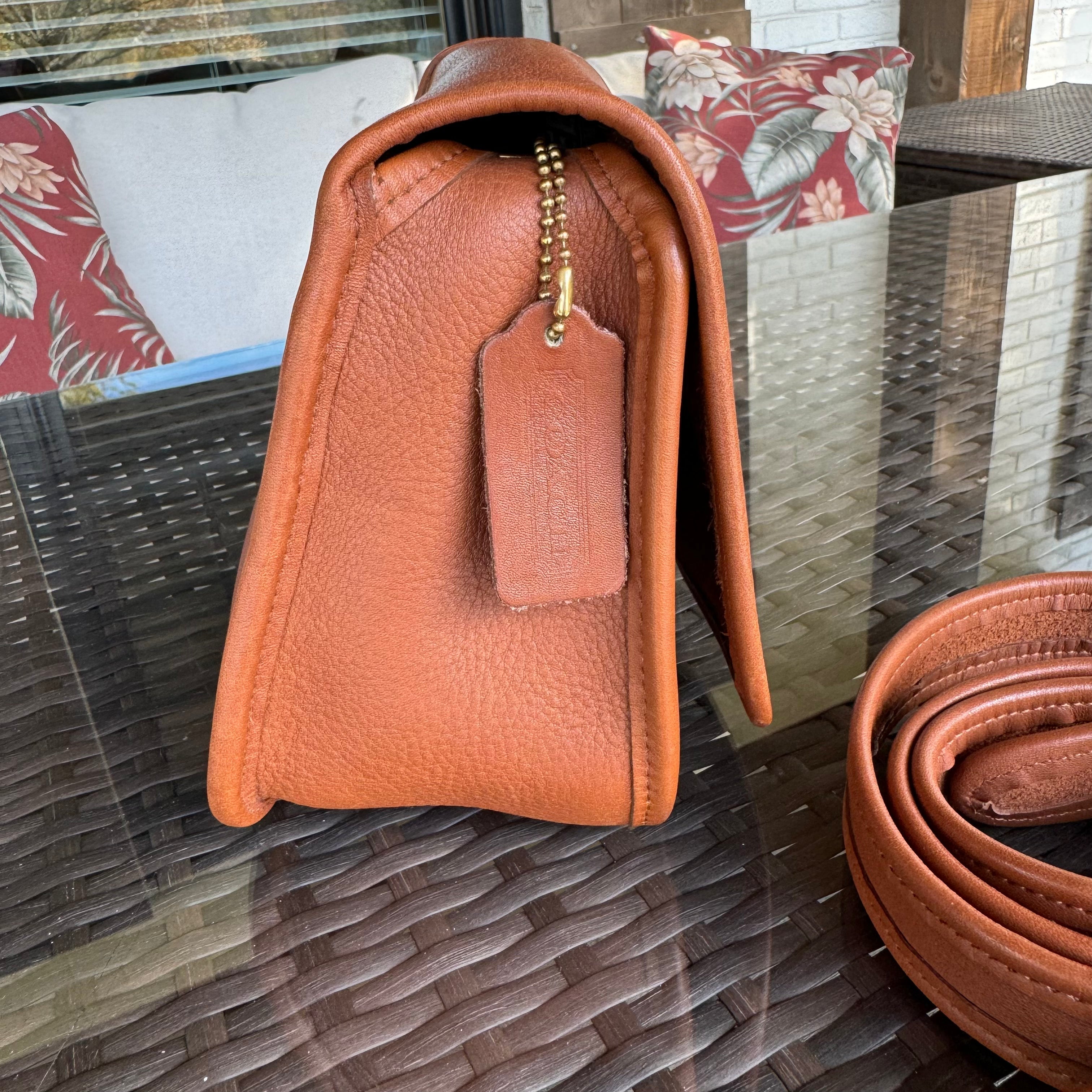 Vintage Coach Bt Legacy Small Flap 9965