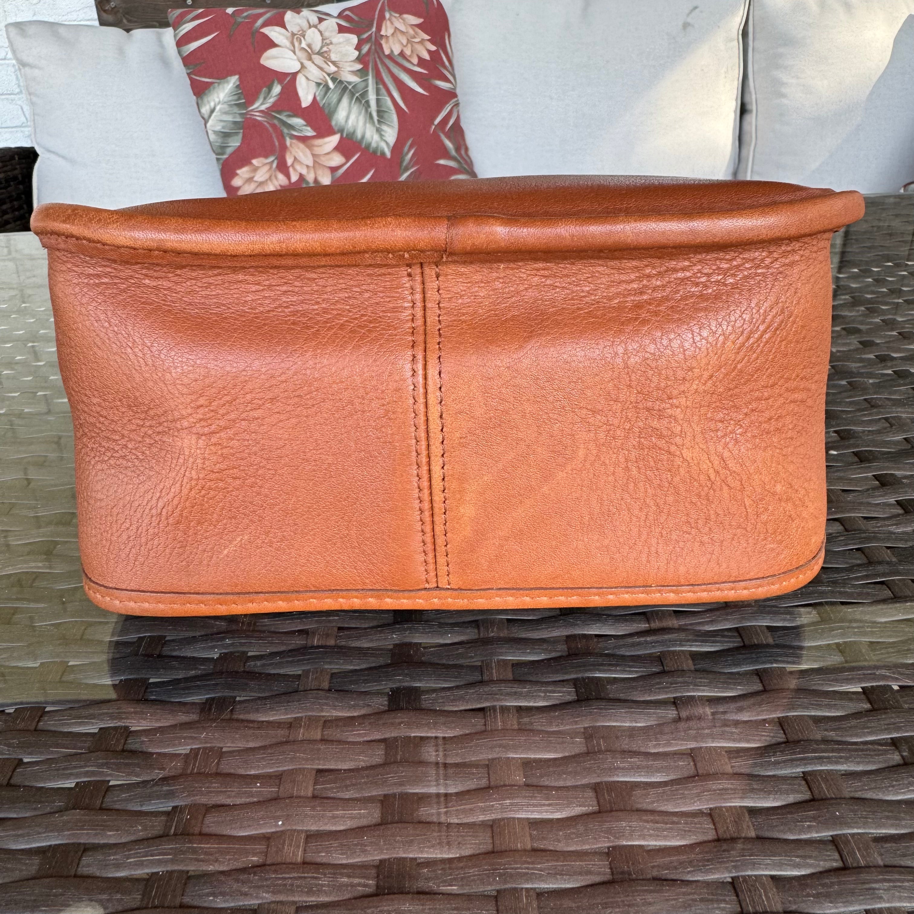 Vintage Coach Bt Legacy Small Flap 9965