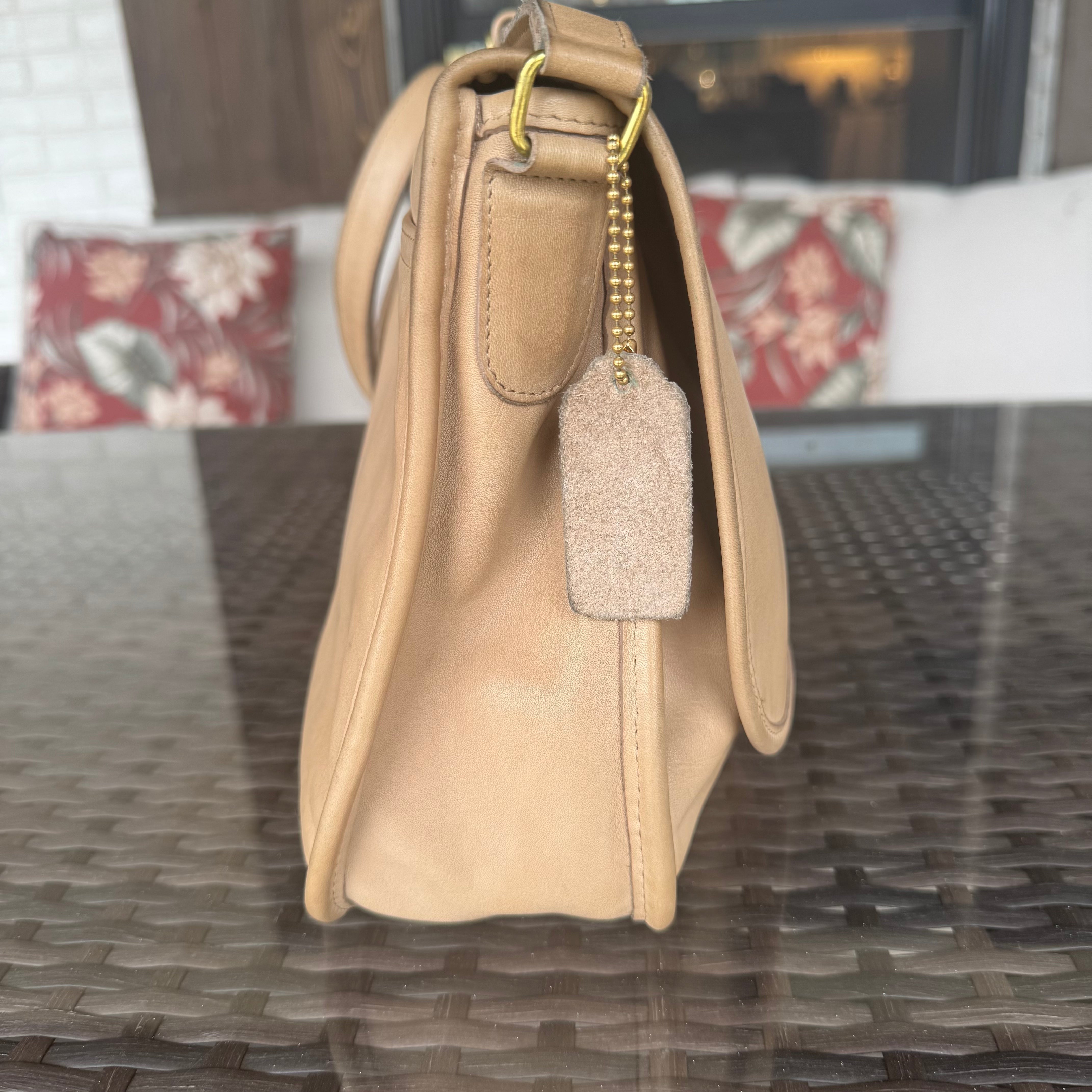 Vintage Coach 4050 Shoulder Bag In Taupe Lightweight Leather