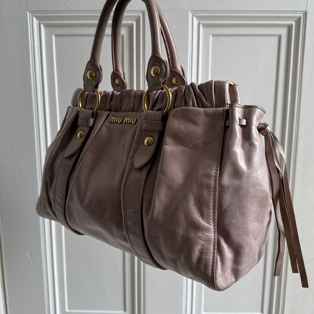 🔥 PreOwned Miu Miu Vitello Dusty Pink Leather Handbag 🔥