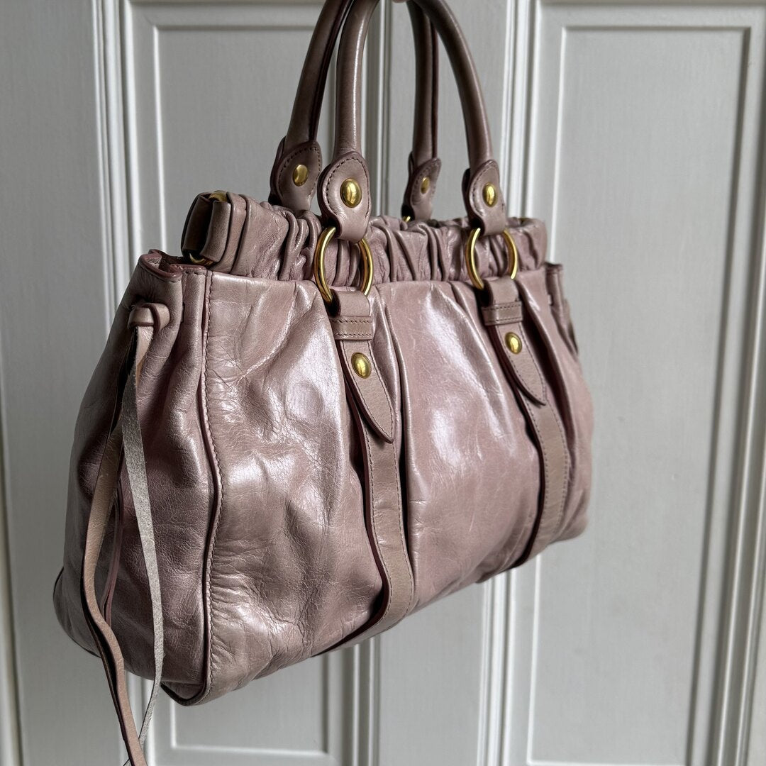 🔥 PreOwned Miu Miu Vitello Dusty Pink Leather Handbag 🔥