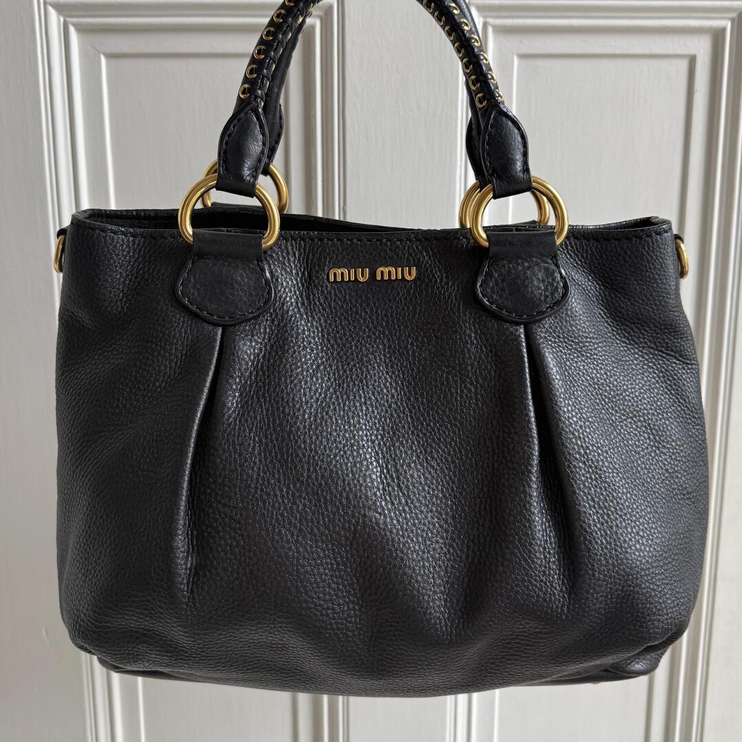 🔥 PreOwned Miu Miu Vitello Leather Black Shoulder Bag 🔥