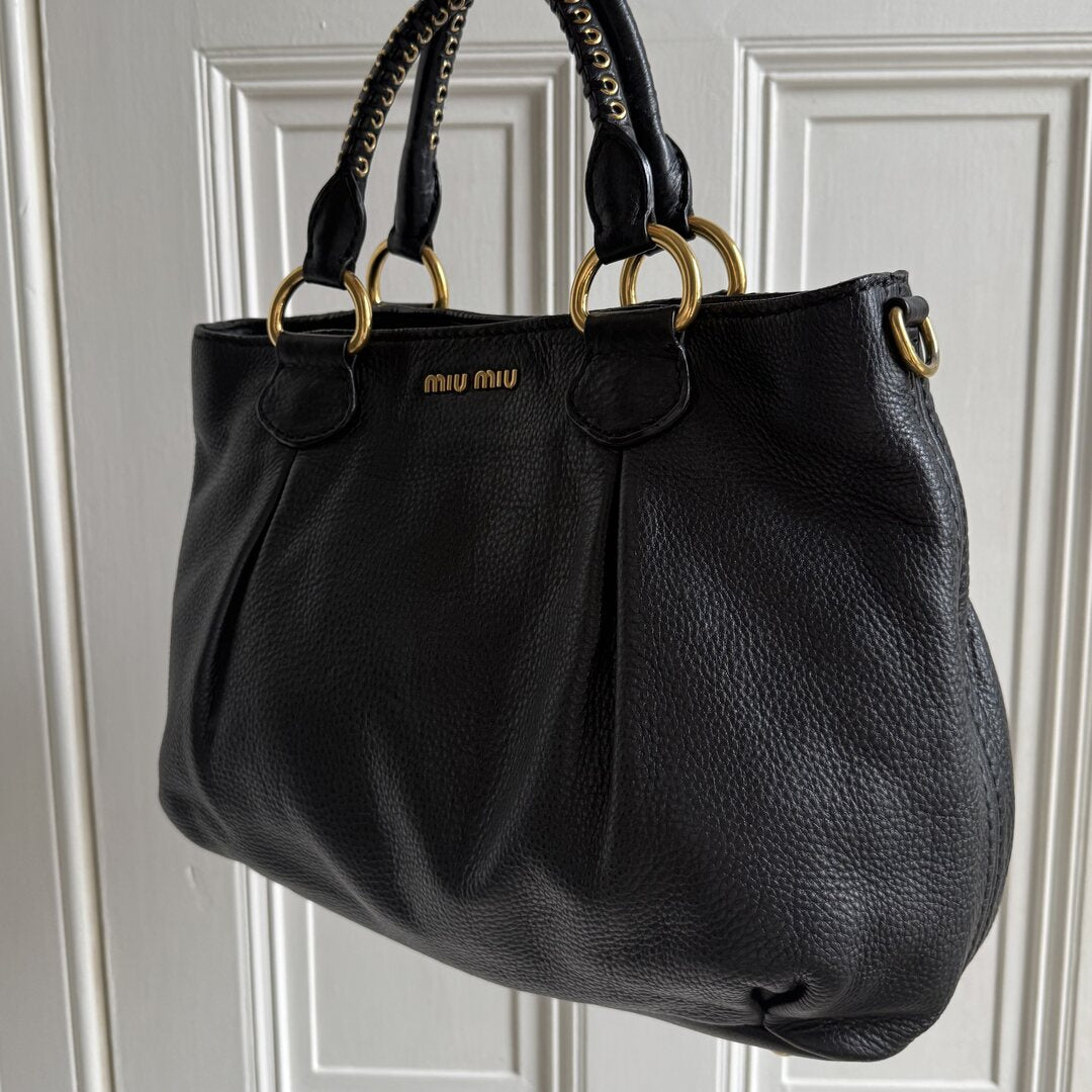🔥 PreOwned Miu Miu Vitello Leather Black Shoulder Bag 🔥
