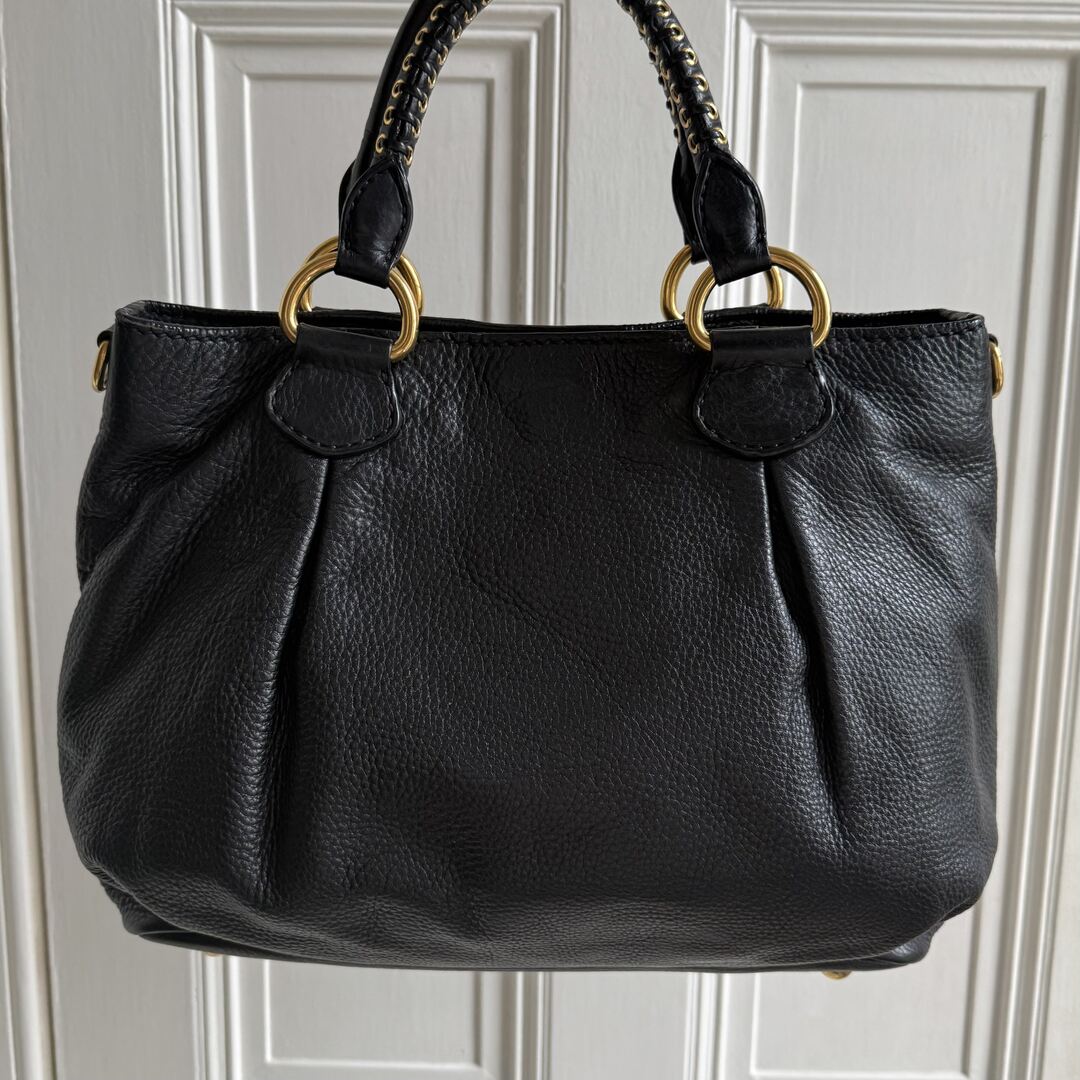 🔥 PreOwned Miu Miu Vitello Leather Black Shoulder Bag 🔥