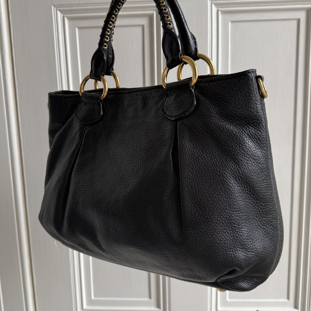 🔥 PreOwned Miu Miu Vitello Leather Black Shoulder Bag 🔥