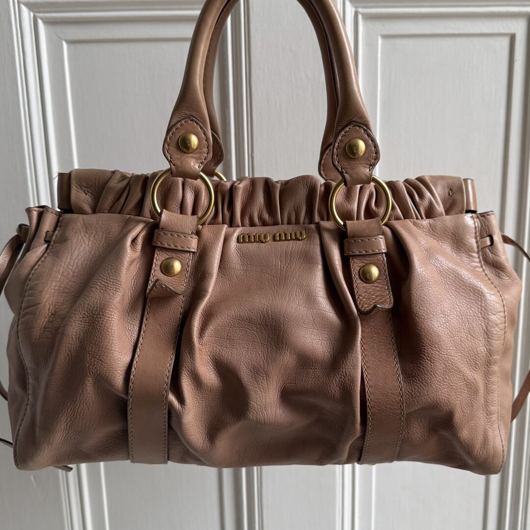 🔥 PreOwned Miu Miu Vitello Light Pink Leather Handbag 🔥