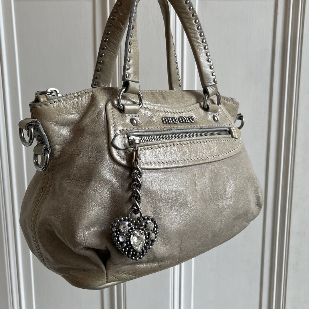🔥 PreOwned Miu Miu Studded Charm Leather Beige Shoulder Bag 🔥