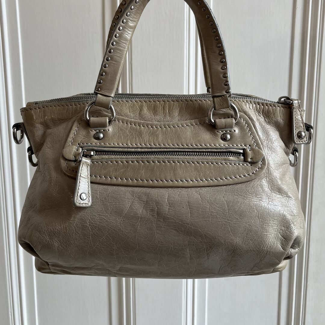 🔥 PreOwned Miu Miu Studded Charm Leather Beige Shoulder Bag 🔥