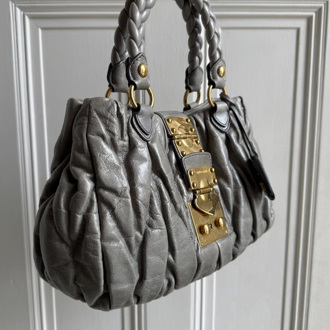 🔥 PreOwned Miu Miu Matelasse Grey Leather Handbag 🔥