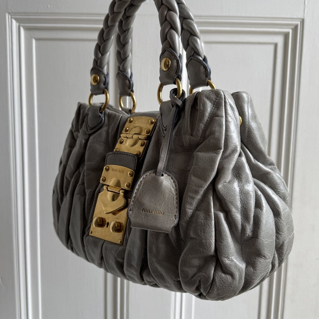 🔥 PreOwned Miu Miu Matelasse Grey Leather Handbag 🔥