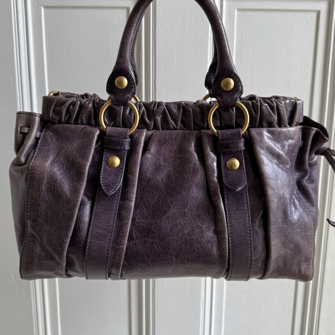 🔥 PreOwned Miu Miu Vitello Purple Leather Handbag 🔥