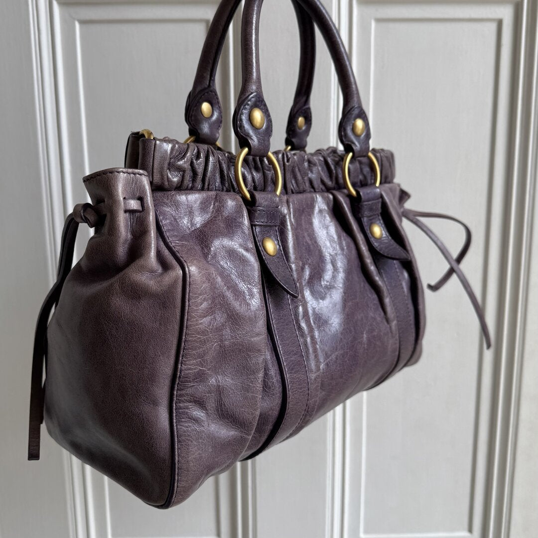 🔥 PreOwned Miu Miu Vitello Purple Leather Handbag 🔥