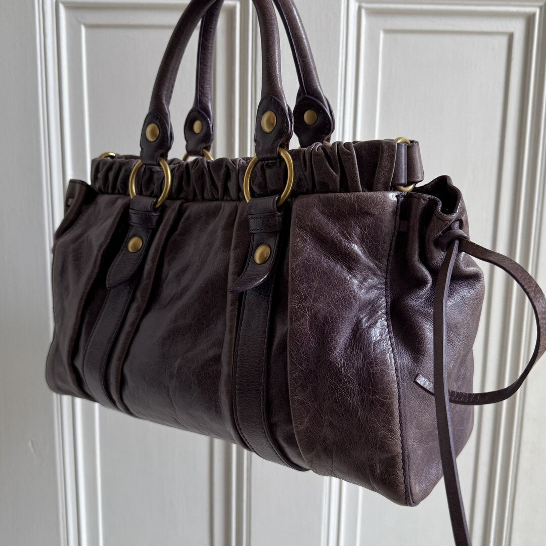 🔥 PreOwned Miu Miu Vitello Purple Leather Handbag 🔥
