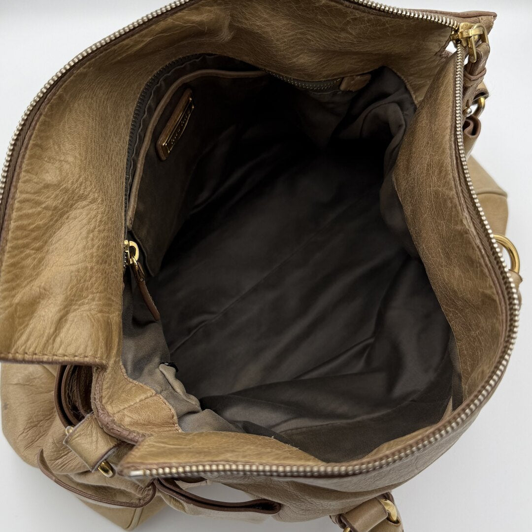 🔥 PreOwned Miu Miu Vitello Lux Beige Leather Handbag 🔥
