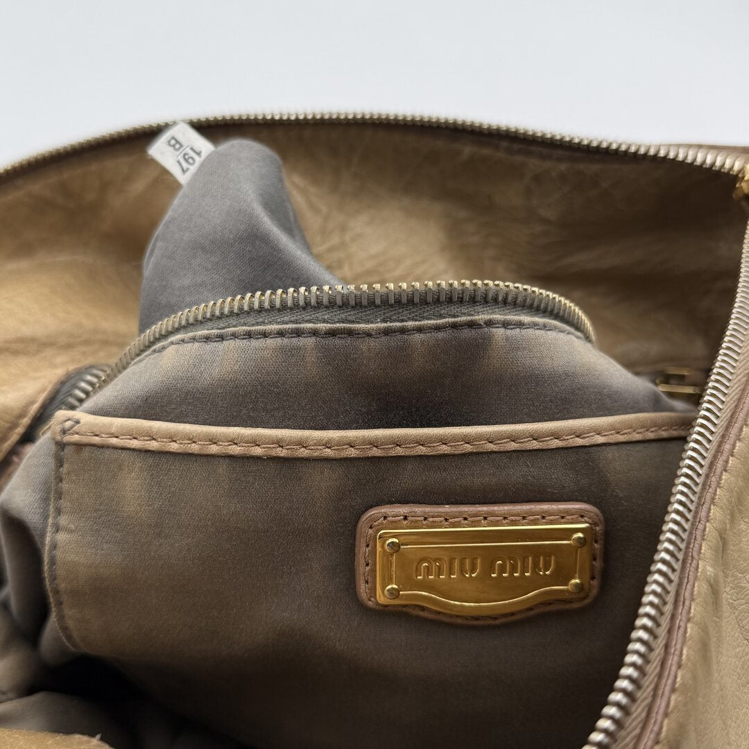 🔥 PreOwned Miu Miu Vitello Lux Beige Leather Handbag 🔥