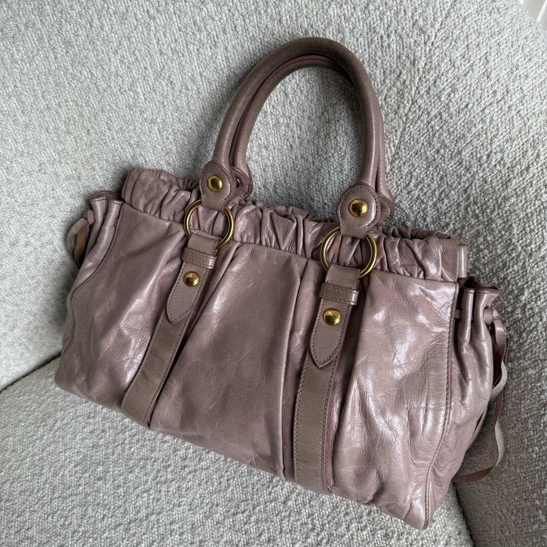 🔥 PreOwned Miu Miu Vitello Dusty Pink Leather Handbag 🔥