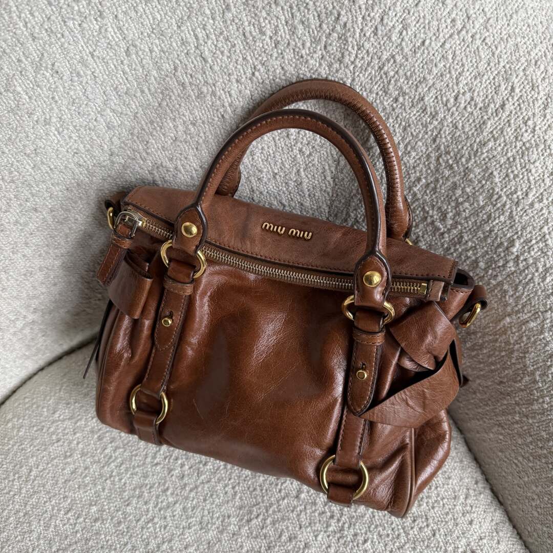 🔥 PreOwned Miu Miu Mini Vitello Lux Brown Leather Handbag 🔥