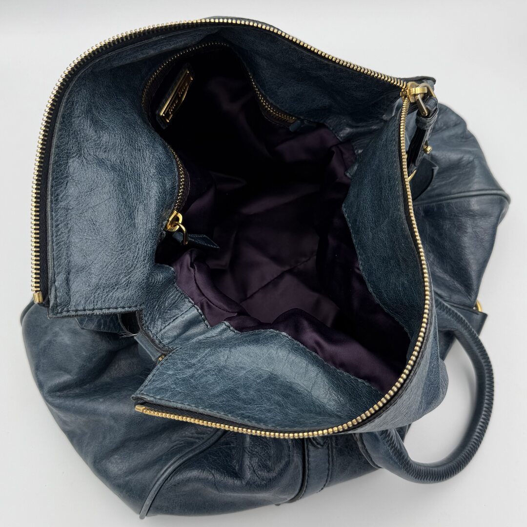 🔥 PreOwned Miu Miu Vitello Lux Blue Leather Handbag 🔥