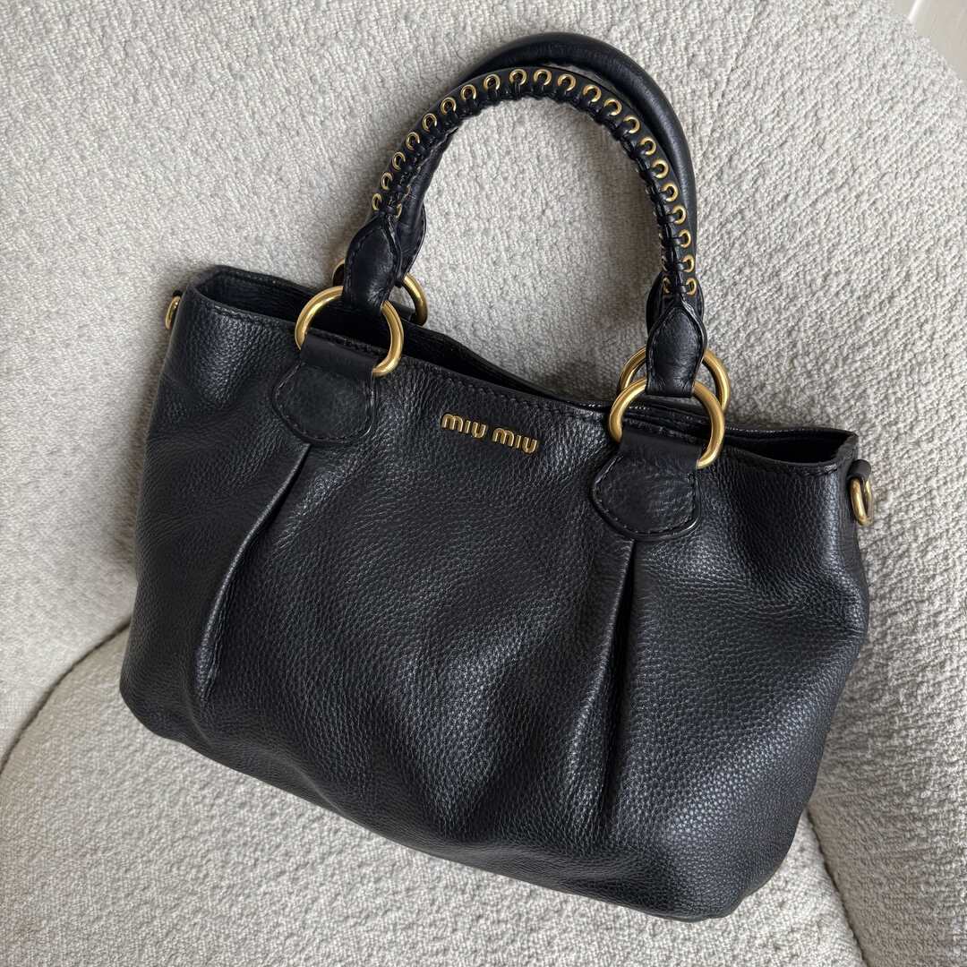🔥 PreOwned Miu Miu Vitello Leather Black Shoulder Bag 🔥