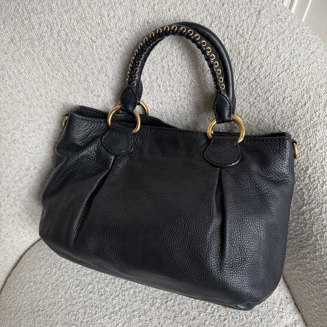 🔥 PreOwned Miu Miu Vitello Leather Black Shoulder Bag 🔥