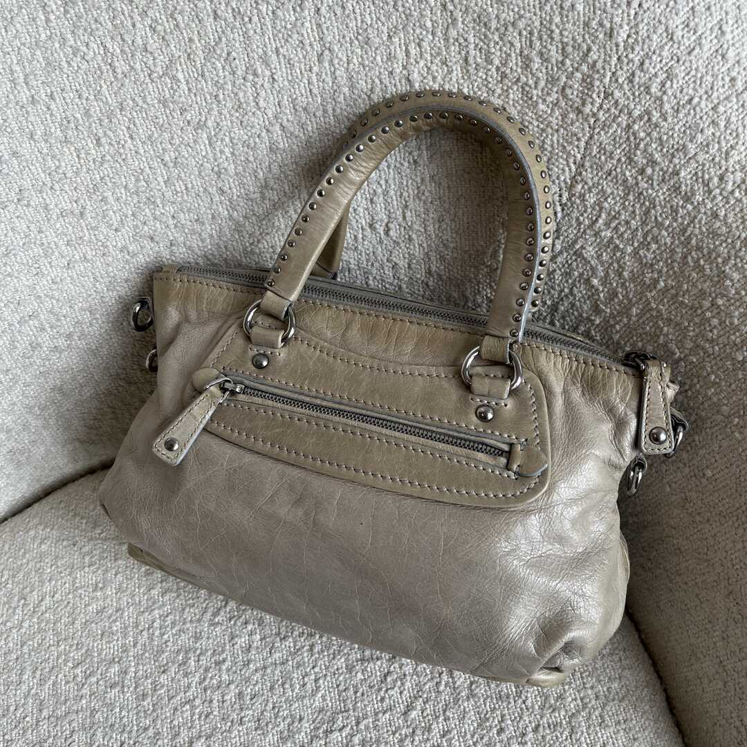 🔥 PreOwned Miu Miu Studded Charm Leather Beige Shoulder Bag 🔥