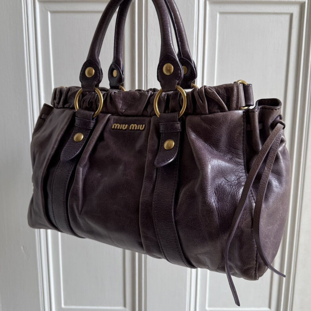 🔥 PreOwned Miu Miu Vitello Purple Leather Handbag 🔥